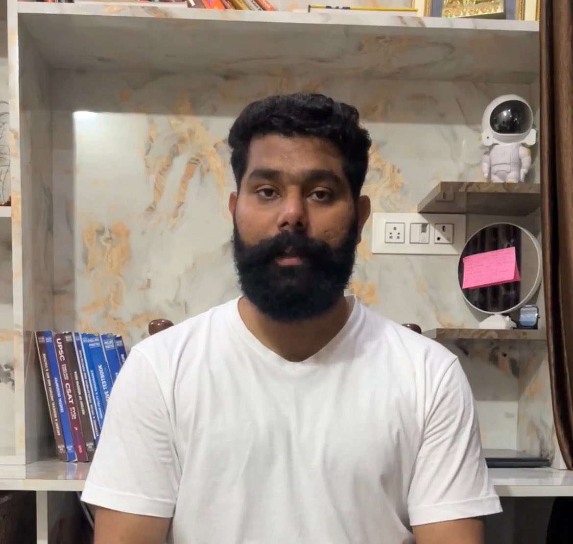 मैं कोमल यादव गगन यादव की गिरफ्तारी की मांग करती हूं 
गगन यादव जहां दिखे <a href="/Uppolice/">UP POLICE</a> आप इसे कायदे से तोड़ दो 

#ArrestGaganYadav