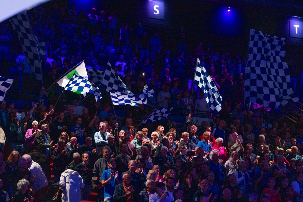 𝑺𝒆𝒊𝒛𝒐𝒆𝒏𝒌𝒂𝒂𝒓𝒕 𝒑𝒍𝒂𝒕𝒕𝒆𝒈𝒓𝒐𝒏𝒅 𝒐𝒏𝒍𝒊𝒏𝒆

Alle bestelde seizoenkaarten zijn verwerkt, alle wijzigingen zijn doorgevoerd en dus staat sinds vandaag de plattegrond online!

Het is nu weer mogelijk om je eigenlijk plek direct te kiezen ⤵️

donar.nl/tickets/seizoe…