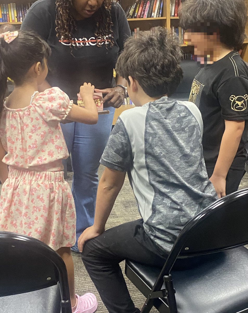Luvelyo's tweet image. 🔥 It's heating up outside, but these kids are staying cool — Too Cool to Smoke or Vape! 😍
Big thanks to @HCPrecinct4 & Bayland Community Center for welcoming @MDAndersonNews puppets to teach students about the dangers of tobacco and nicotine.
Together, we can #EndCancer! 💪💜