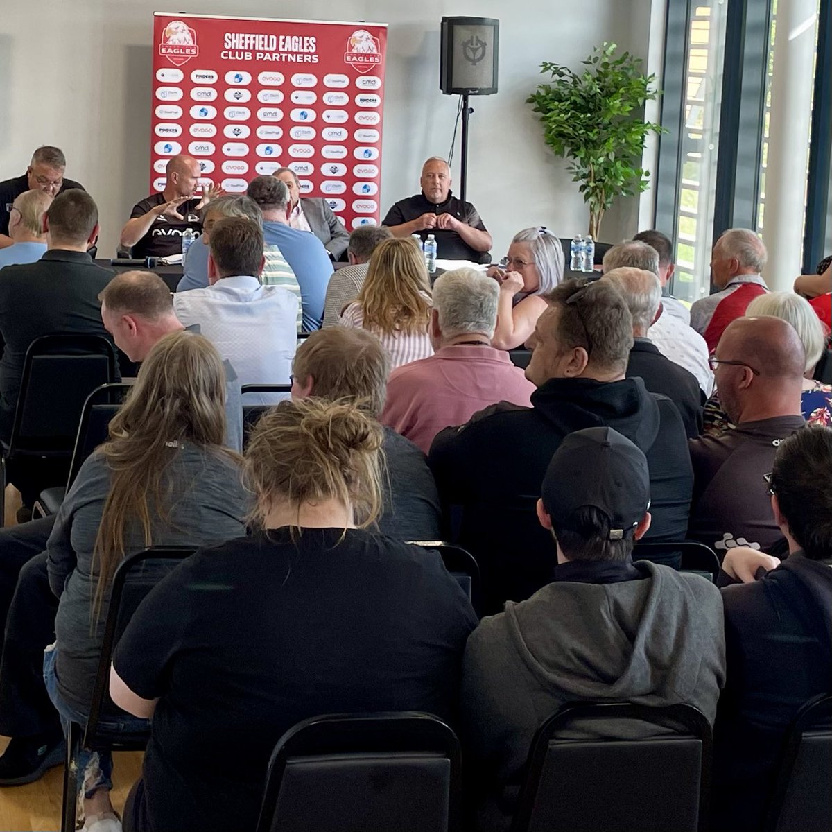 🎤 This evening’s Fan’s Forum is due to get underway very shortly at the Canon Medical Arena.

#OneClub