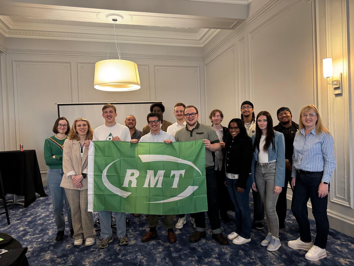 Thank you to RMT Scotland Organiser, Ann Joss, coming to speak to the Young Members’ course in Glasgow! We really appreciate our officers helping to build and inspire the future of the union!🤝