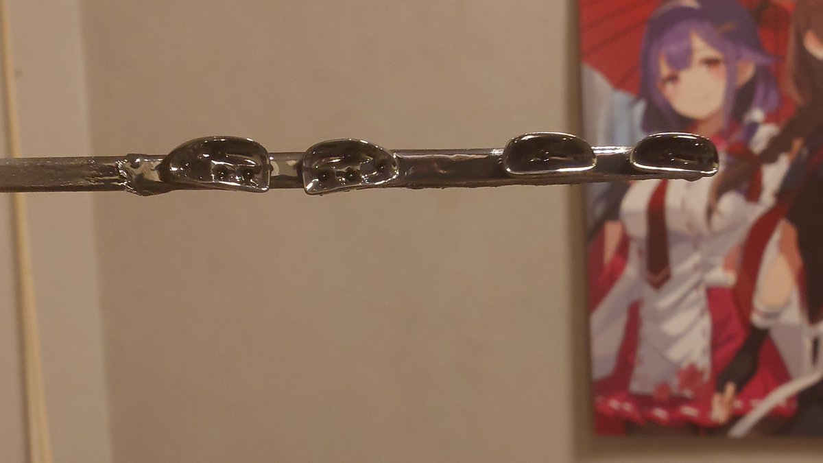 somtakapi's tweet image. Zoomon 1/24 オートザム・レビュー。ライトのリフレクター塗ってる。サフ→アンダーブラック2→Krome primerを塗装後、4日経ったのでテラクローム塗装。薄く吹いてドライブースで5-10分乾燥を繰り返しながら、テラテラに仕上げていく。数日経ったら、Kromeprimerでコートかな。#mazda121 #ShowUp