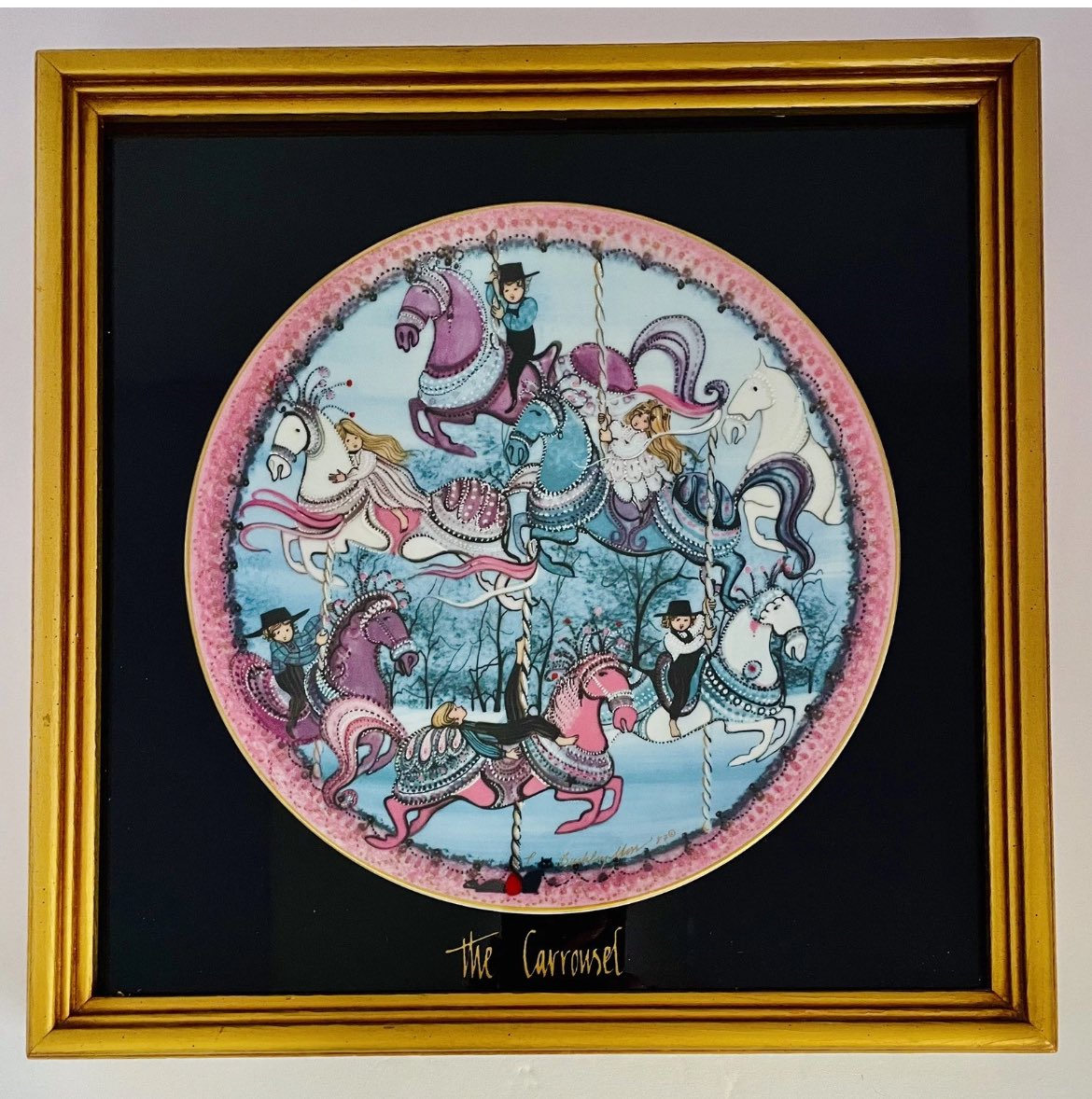 trinketssd's tweet photo. Check out Wall Art The Carrousel Collectors Framed Plate By P. Buckley Moss Horses https://t.co/CKIJMC70Bj #eBay via @eBay #wallArt #art #decor #wallplate https://t.co/z1KJT3Ifxf