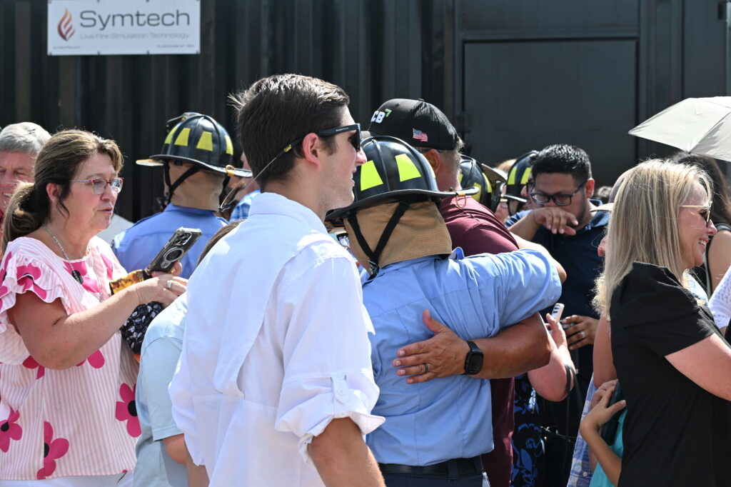 HFDChiefMunoz's tweet image. Family Day at the Academy is when loved ones get to come to the Val Janke Training Facility to see the hard work of cadets finally pay off. It's here that these cadets receive their helmet, name tag for their bunker coat, and ring the ceremonial bell atop the tower.