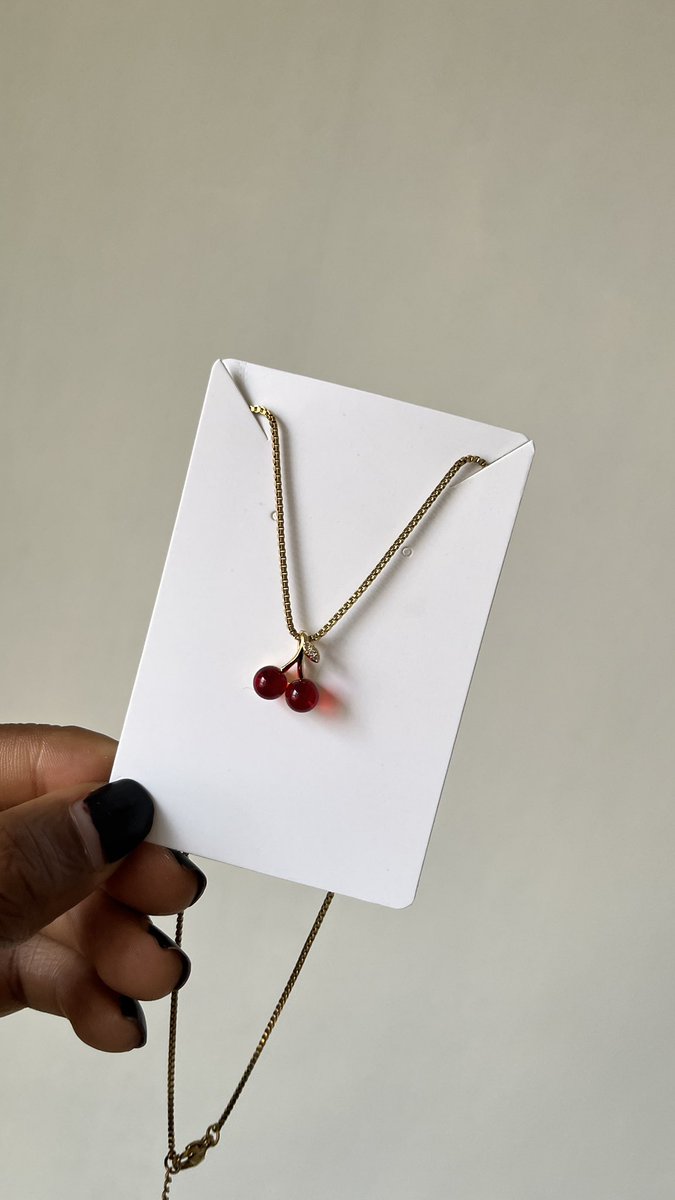 ilovesavvy_'s tweet photo. She wanted something sweet…
So I packed the cutest cherry necklace ever 🍒💌

Would you rock this? https://t.co/b4TUYfv7uC