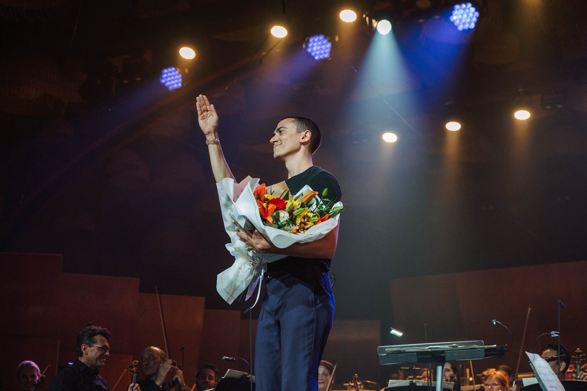 Festival Paax GNP (@festivalpaaxgnp) on Twitter photo Estreno mundial en el Festival: el Concierto para Tap de @thomasenhco puso a <a href="/calebteicher/">Caleb Teicher</a> en diálogo directo con la orquesta, llevando el ritmo a nuevos territorios.
Presentado por @gnpseguros
#Viviresincreíble #FestivalPaaxGNP2025 #ConciertoParaTap #CalebTeicher #ThomasEnhco Estreno mundial en el Festival: el Concierto para Tap de @thomasenhco puso a <a href="/calebteicher/">Caleb Teicher</a> en diálogo directo con la orquesta, llevando el ritmo a nuevos territorios.
Presentado por @gnpseguros
#Viviresincreíble #FestivalPaaxGNP2025 #ConciertoParaTap #CalebTeicher #ThomasEnhco