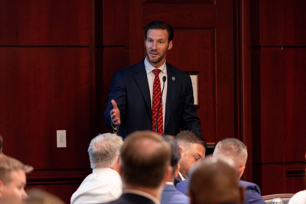 AUVSI's tweet image. Thank you to the 100+ AUVSI members who joined us yesterday in D.C. for #AUVSIHillDay. We met with dozens of congressional offices to advocate for forward-leaning policies that will define the future of autonomous systems.
Full recap: bit.ly/3GlDhfX