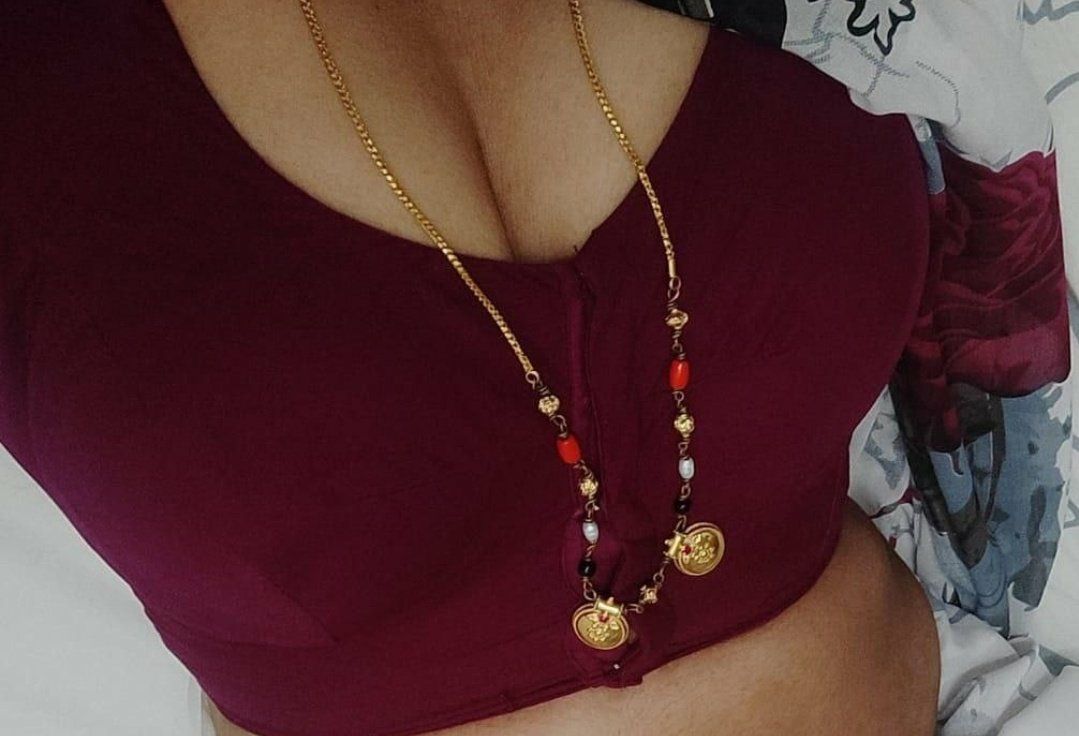 Padma_2_'s tweet photo. Hi Bavalu 💋😍

Em chestunaru Bavalu unnara online lo unte DM cheyandi kasi ga chat cheskundham 💋🤤🤤 https://t.co/AskGwpYqtB