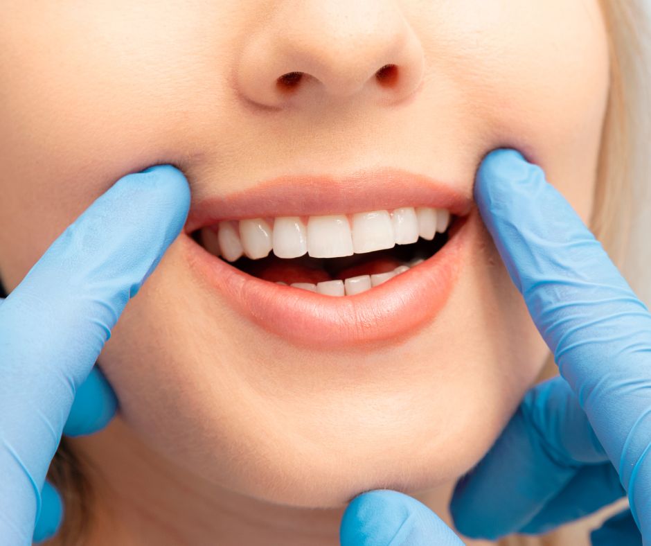 FitnessHub1703's tweet image. Healthy enamel = less sensitivity &amp;amp; stronger teeth! FortBite’s calcium carbonate strengthens your natural enamel barrier so you can enjoy your favorite foods without worry.
 Feel the strength.
 🌿 fortbiete.com
 #EnamelCare #ToothStrength