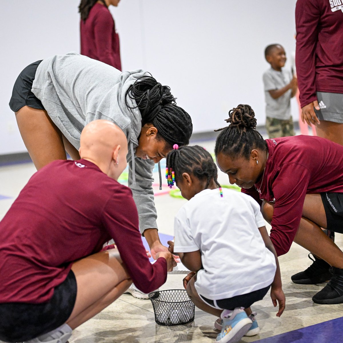 SIU_WBasketball's tweet image. Always one of the more special weeks of the year ❤️
Thank you to Hopewell Missionary Baptist Church for having us for VBS! We’ve had a blast so far 👏