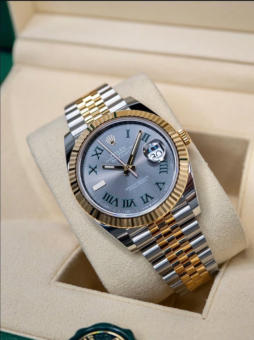 Which Wimbledon would you take? All steel or Two-Tone? 👇

Both for sale now as well! Message if interested 📩