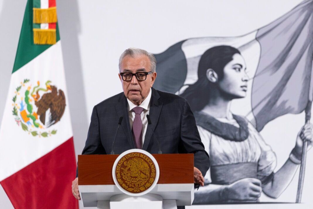 Sinaloa forma parte del Plan México, una estrategia visionaria de la presidenta @ClaudiaShein que une al país desde sus fortalezas regionales, por un desarrollo con bienestar.

Hoy, en la #MañaneraDelPueblo, compartí con el país el orgullo y compromiso que representa para nuestro
