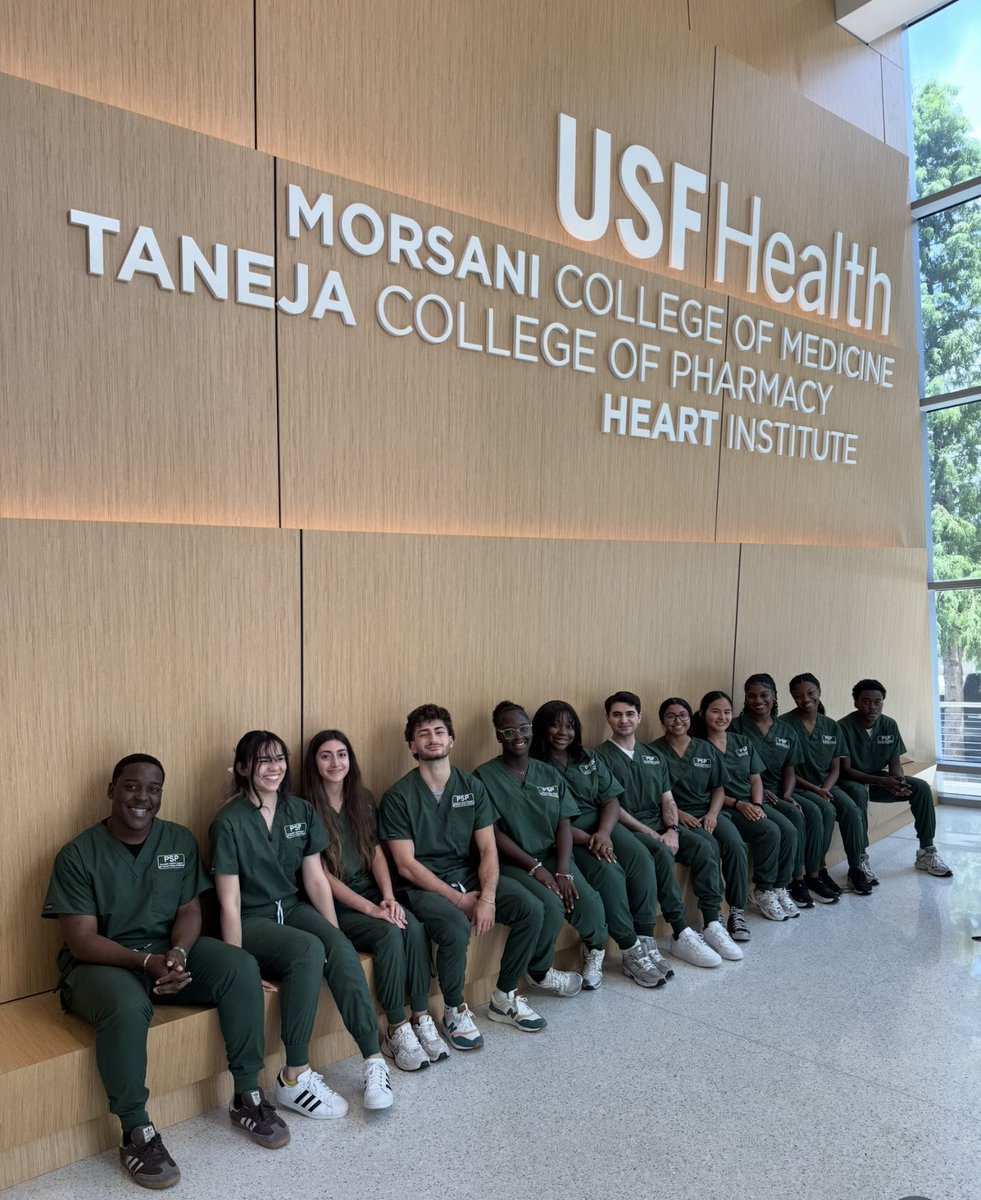 USFHealthMed's tweet image. Students from the @USFHealth Morsani College of Medicine Pre-health Scholars Program practice their interviewing and examination skills with standardized patients from @CAMLSTAMPA during their 6-week summer program 👉 bit.ly/4nkz0Kv