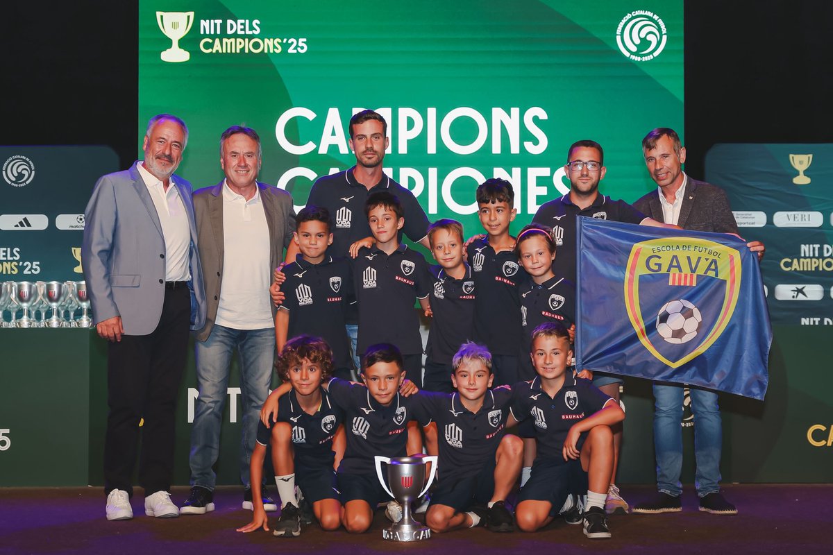 EFGava's tweet photo. 🟢🔵 NIT DELS CAMPIONS 24/25
Ahir va tenir lloc la Nit dels campions, un esdeveniment organitzat per la @fcf_cat en el que premien a tots els equips campions !!
Enhorabona a tots !! A seguir treballant per la 25/26 !!
#nitdelscampions #fcf #efgava https://t.co/qvQhYAMKrF