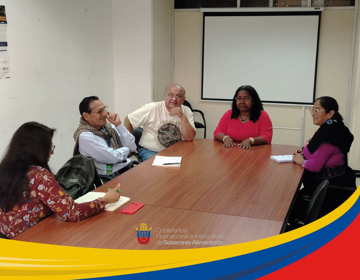 COPISA| Recibimos la visita de Luis Yanza, del Frente de Defensa de la Amazonía, para hablar sobre:
✅#SoberaníaAlimentaria en #Orellana
✅Buscar apoyo de cooperación internacional para iniciar trabajo en #Sucumbíos
✅Investigación sobre huertos agroecológicos e hidropónicos.