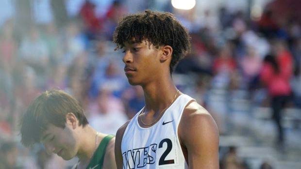 MSCarolinas_'s tweet image. Kaleb Burroughs Receives #Gatorade S.C. Player of the Year Honor
Read more and look back at this season sc.milesplit.com/articles/378490
#milesplit #milesplitsc #milesplitcarolinas #schstf #trackandfield #sctweets #florencesc