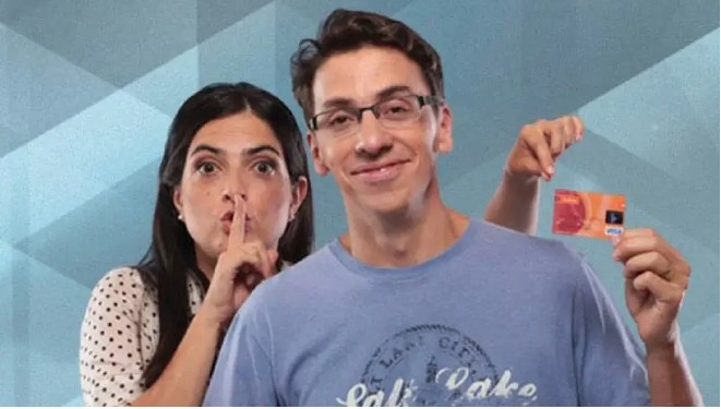 raperrito's tweet image. Sabés que la economía está para atrás cuando aparecen estos en la tele pidiendo préstamo.
Es ley