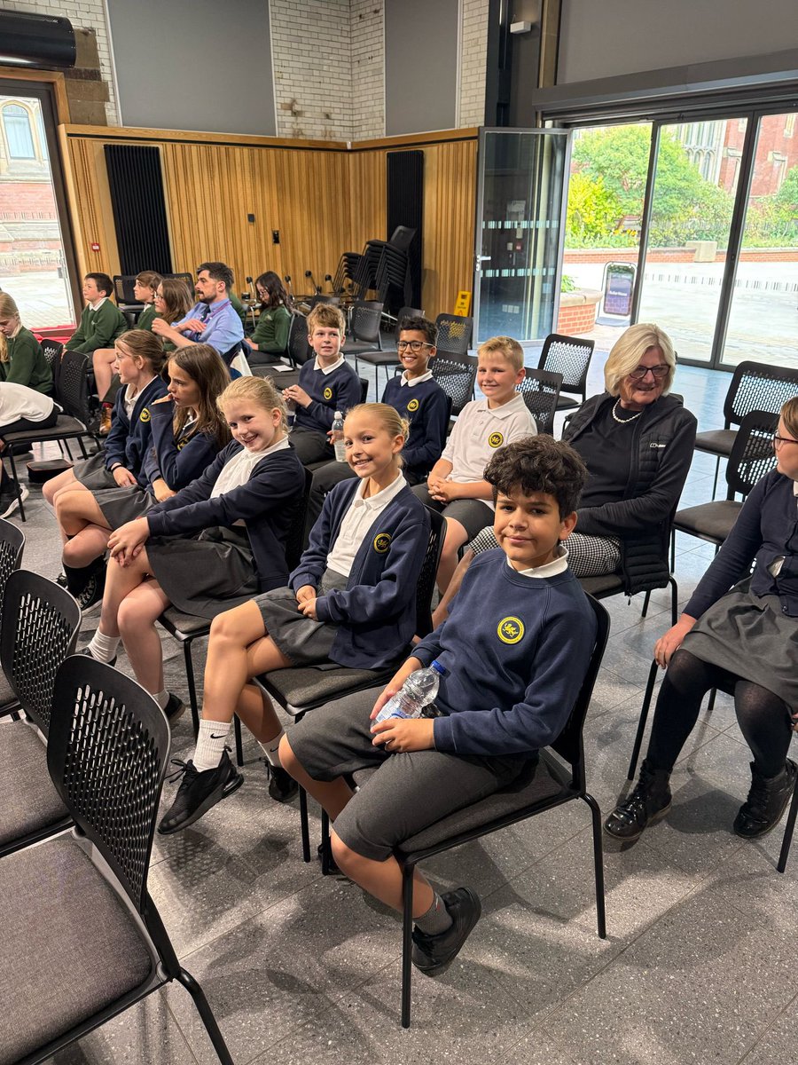 AMBERLEYPRIMARY's tweet photo. Our brilliant Year 5 engineers had an inspiring day exploring innovation at Newcastle University! Future problem-solvers in the making! π οΈπ‘ #STEM #Engineering #PrimarySTEM #NewcastleUniversity https://t.co/94Laqb8Cpr