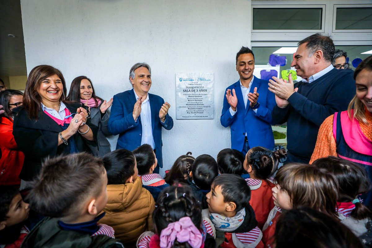 gobdecordoba's tweet photo. 👍🏼 Esta nueva sala para niños de 3 años inaugurada en #SantaCatalina - #Holmberg, forma parte del compromiso que asumimos en la provincia de universalizar el acceso a la #educación inicial desde los 3 años, una meta que proyectamos alcanzar en 2027. Esta decisión estratégica reafirma la convicción de que la escolarización temprana es clave para el desarrollo integral de la infancia. 🙋‍♂️

#SeguimosHaciendo #CórdobaNoPara