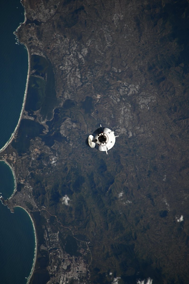Astro_Ayers's tweet image. Our Ax-4 crewmates made it safely aboard the @Space_Station today! It was a pleasure and an honor to monitor their approach and work the hatch opening.
I also got a couple good photos as they caught up and approached from below the station!
Welcome Peggy, Shux, Suave, and…