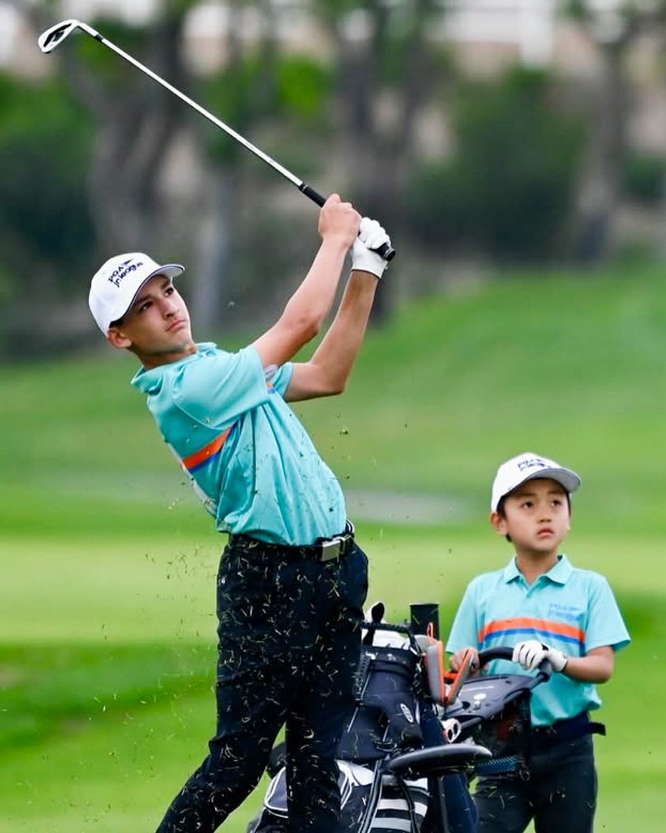 All eyes on the ball. 👀🏌️ 

📸: Cade Rivera