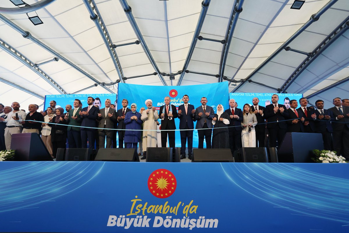 AK Kadın İstanbul (@akkadinistanbul) on Twitter photo Cumhurbaşkanımız Sayın <a href="/RTErdogan/">Recep Tayyip Erdoğan</a>’ın teşrifleriyle; Güngören’de 1.930 konut ve iş yeri anahtar teslimi, temel atma ve toplu açılış töreni gerçekleştirildi.
İstanbul’un kalbinde yükselen her yeni eserle, Dirençli İstanbul hedefimize daha da yaklaşıyoruz.
Milletimiz için durmadan, Cumhurbaşkanımız Sayın <a href="/RTErdogan/">Recep Tayyip Erdoğan</a>’ın teşrifleriyle; Güngören’de 1.930 konut ve iş yeri anahtar teslimi, temel atma ve toplu açılış töreni gerçekleştirildi.
İstanbul’un kalbinde yükselen her yeni eserle, Dirençli İstanbul hedefimize daha da yaklaşıyoruz.
Milletimiz için durmadan,