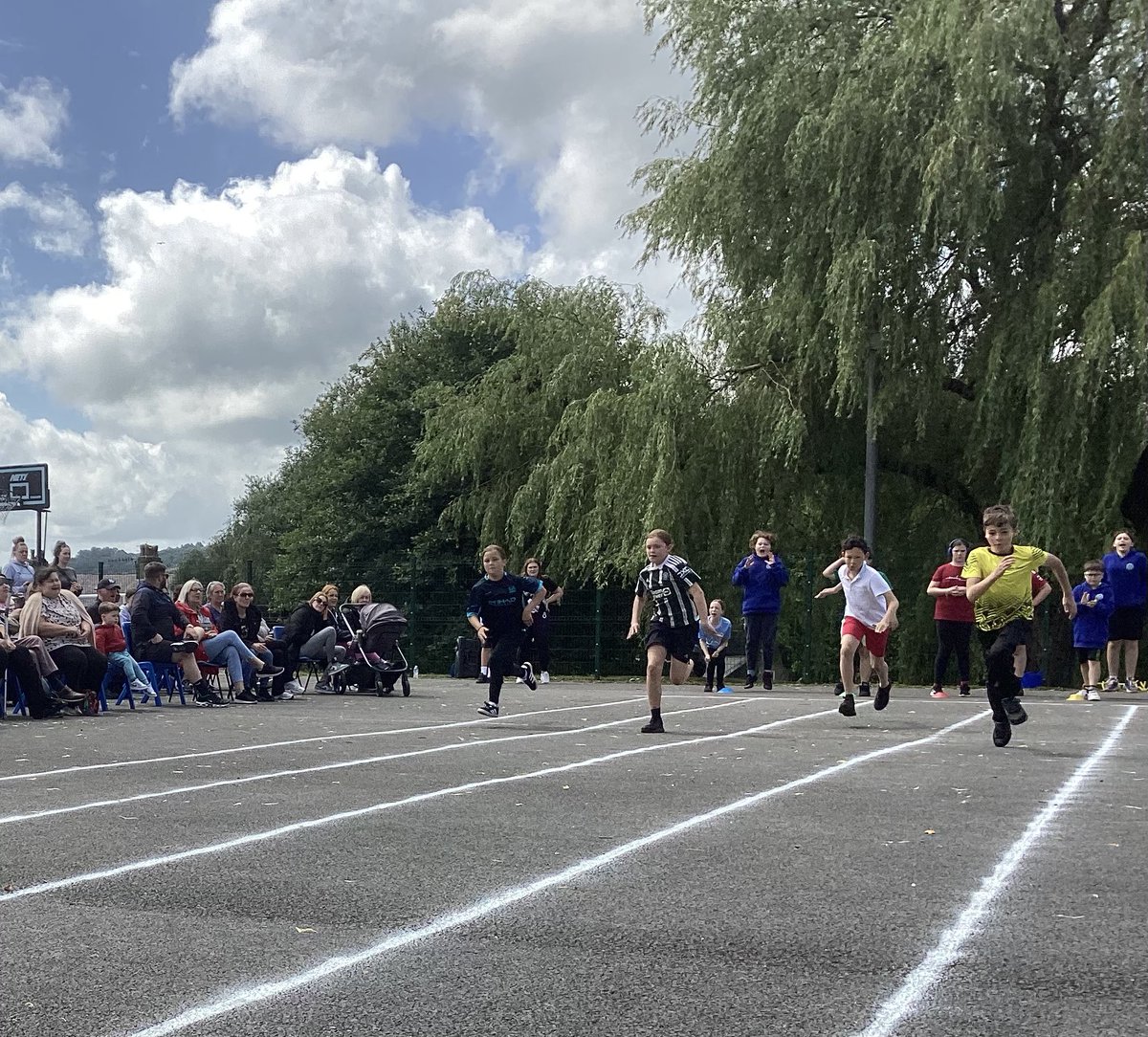 The sun held for Year, 5 and 6 Sports Day. ☀️  Everyone demonstrated great support for each other, but a special week done to the winning yellow team! 💛
