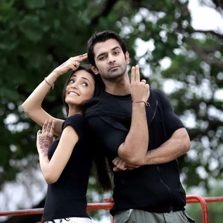 Manifesting someone to cast #BarunSobti &amp; #sanayaIrani in a show... 
Ps: I miss them.