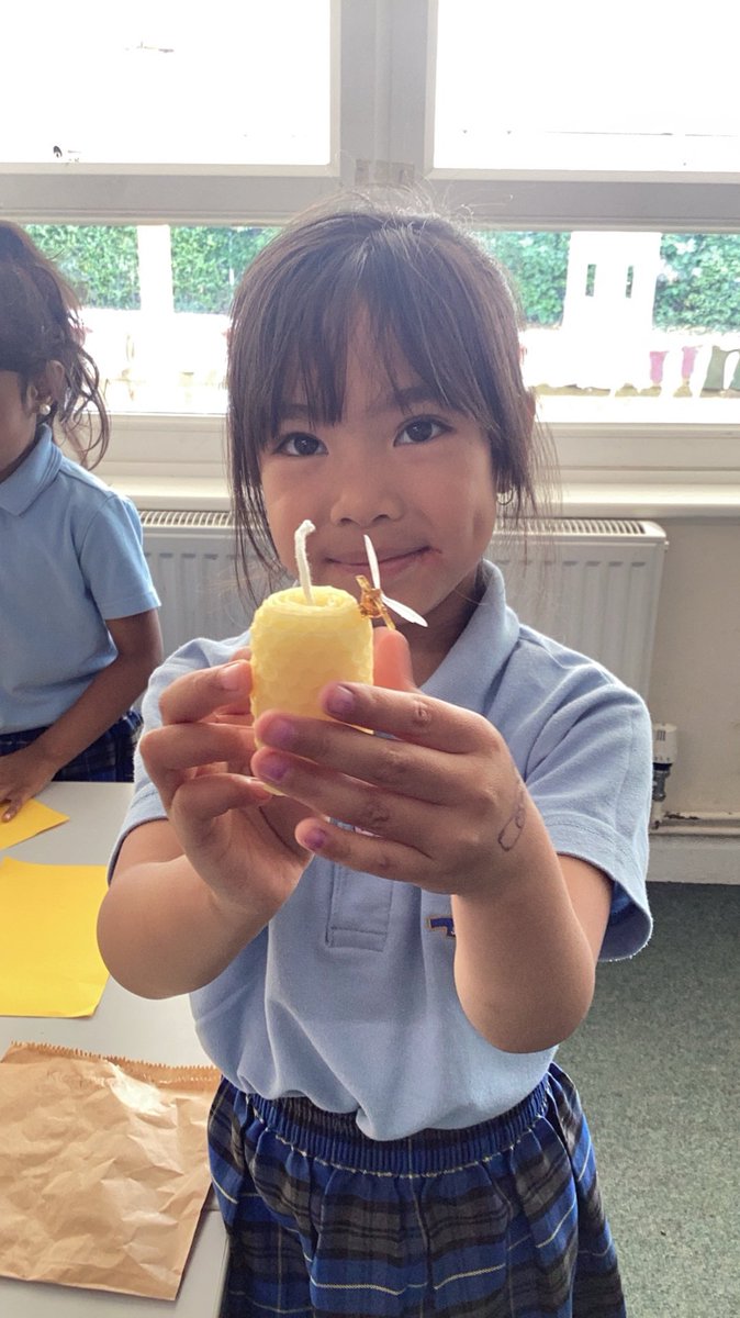 StAugustinesTW's tweet image. Today year 1 had a bee workshop from Michelle who is a real bee keeper. We are learning how to be stewards of the earth, caring for Gods creatures. @RC_Southwark @rcaoseducation @kcsp_academies @CathEdService #catholicsocialteaching