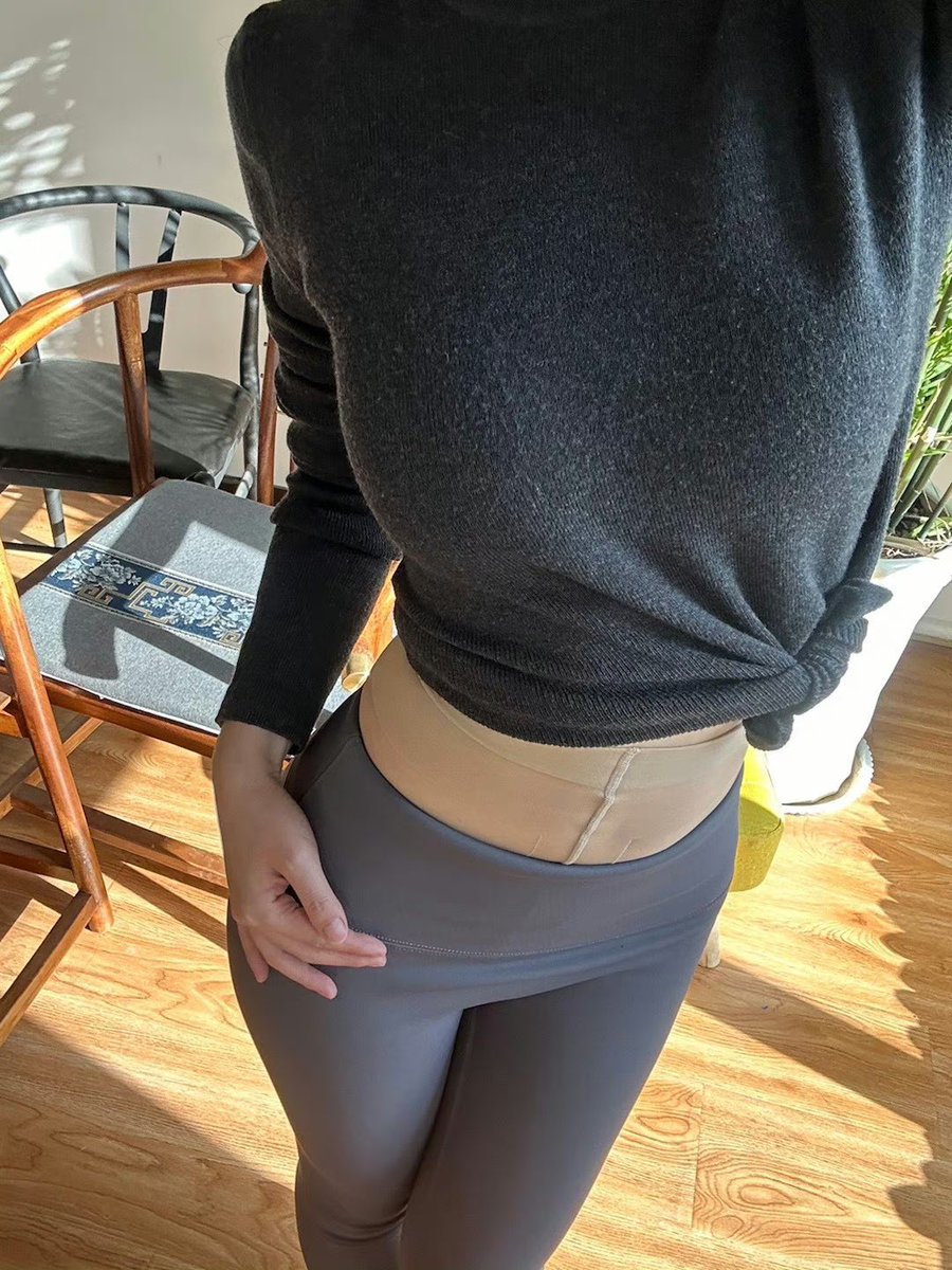 对着我的鞋底磕头求我碾死你亲妈 被骂两句又忍不住想贡了啊傻逼 废物几把一天不给祖宗送钱就贱的难受是吧 我操你妈的别忍着 你全家死绝也得贡  #女s #atm奴 #榨金