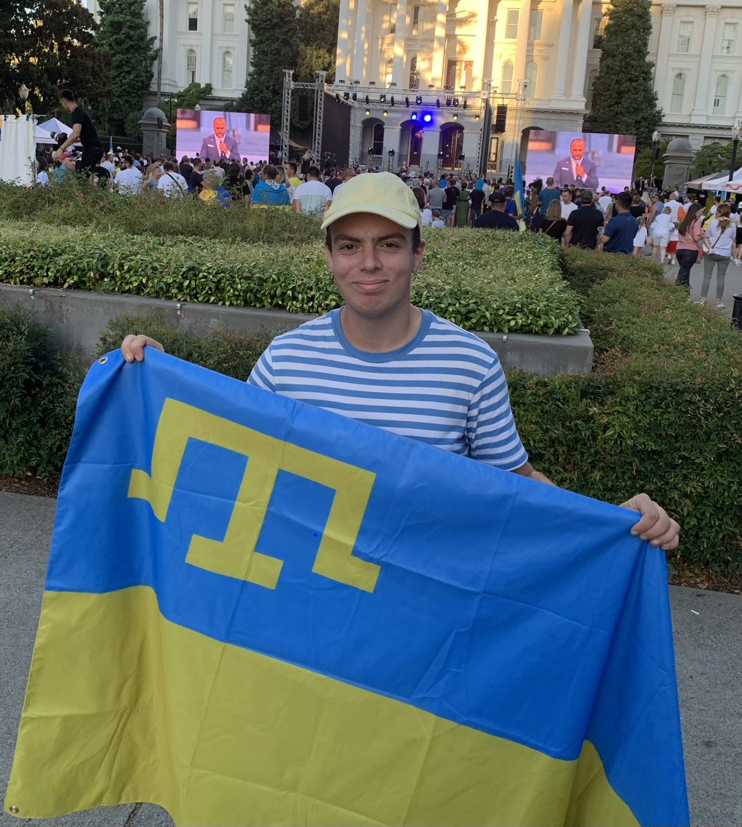 Qırımtatar Milliy Bayraq Künü hayırlı olsun!