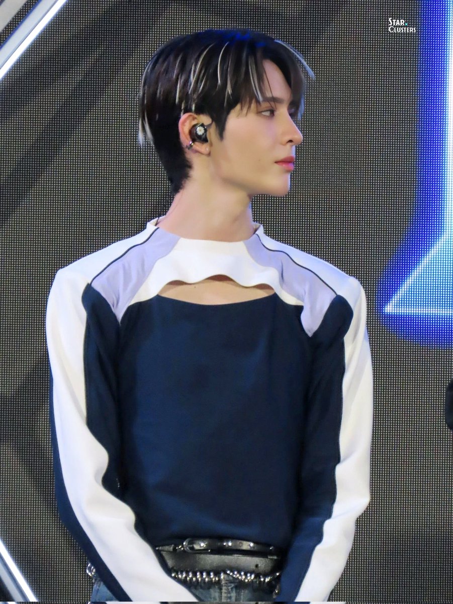 "เจมส์ ศุภมงคล" ในงาน DEXX (DIVERSE ELEMENT OF XX ) 1st Single Debut "CLANG CLANG" Showcase 

#DEXXDebutShowcase
#DEXX1stSHOWCASE 
#CLANGCLANG_DEXX
#DEXXth 
#DMDMUSIC
#JAMESSU_DEXX