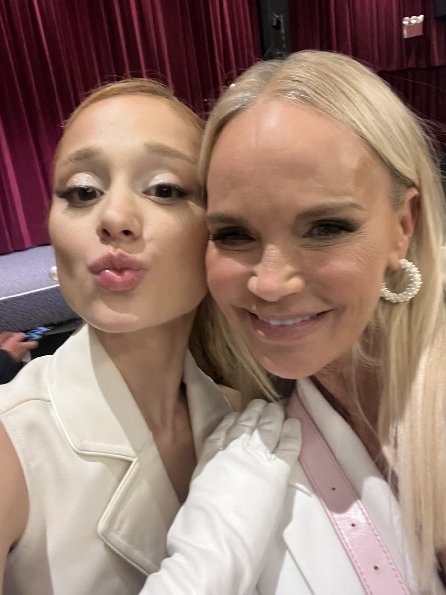 KChenoweth's tweet image. Happy birthday, baby girl 💖 Beyond grateful for your heart and spirit. I love you so much and am so proud of you!!! 🫧