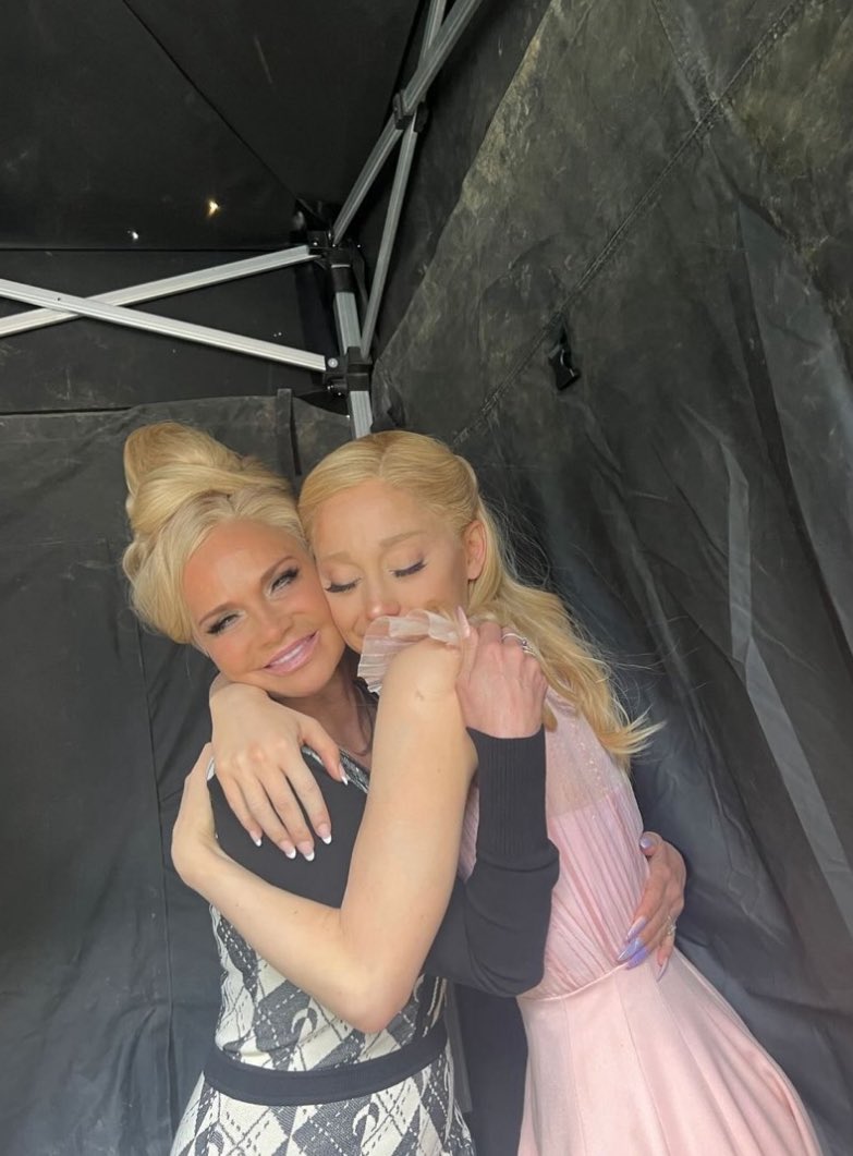 KChenoweth's tweet image. Happy birthday, baby girl 💖 Beyond grateful for your heart and spirit. I love you so much and am so proud of you!!! 🫧