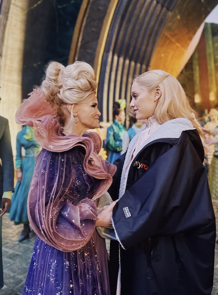 KChenoweth's tweet image. Happy birthday, baby girl 💖 Beyond grateful for your heart and spirit. I love you so much and am so proud of you!!! 🫧