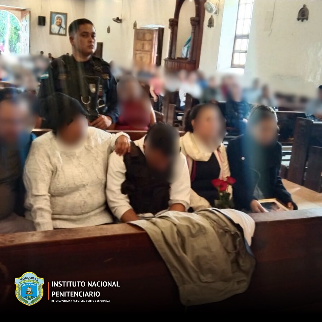 En un acto de humanidad autoridades del Centro Penitenciario de Danlí, El Paraíso otorgaron un permiso especial a un privado de libertad para que pudiera acudir al velatorio de su hermano, realizado en la ciudad de El Paraíso.