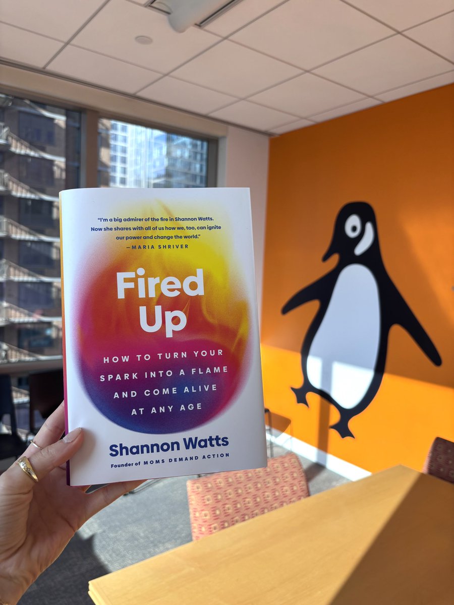 cassidymgraham's tweet image. 🥹🥳 Everyone go read this NYT and National bestseller!!!