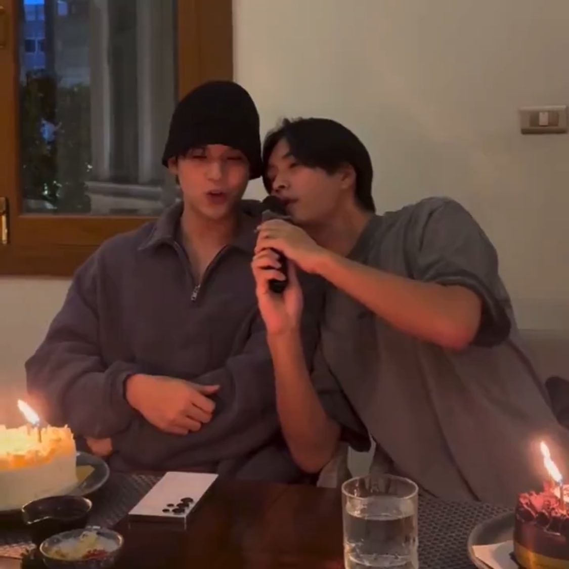 ฮือ พี่กายร้องกะหนุน้า เปนอ้อนอ้อนแท้น้อ