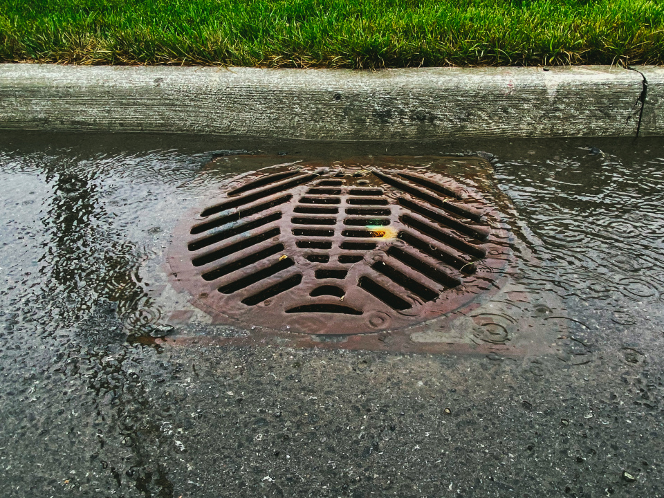 City of Ottawa (@ottawacity) on Twitter photo Rain is on the way #OttCity.
While some water pooling on roadways is normal during heavy rain, you can help prevent pooling near your home by ensuring that your neighbourhood catch basins are free of debris.
Find a catch basin near you:
bit.ly/3G3a8BR Rain is on the way #OttCity.
While some water pooling on roadways is normal during heavy rain, you can help prevent pooling near your home by ensuring that your neighbourhood catch basins are free of debris.
Find a catch basin near you:
bit.ly/3G3a8BR