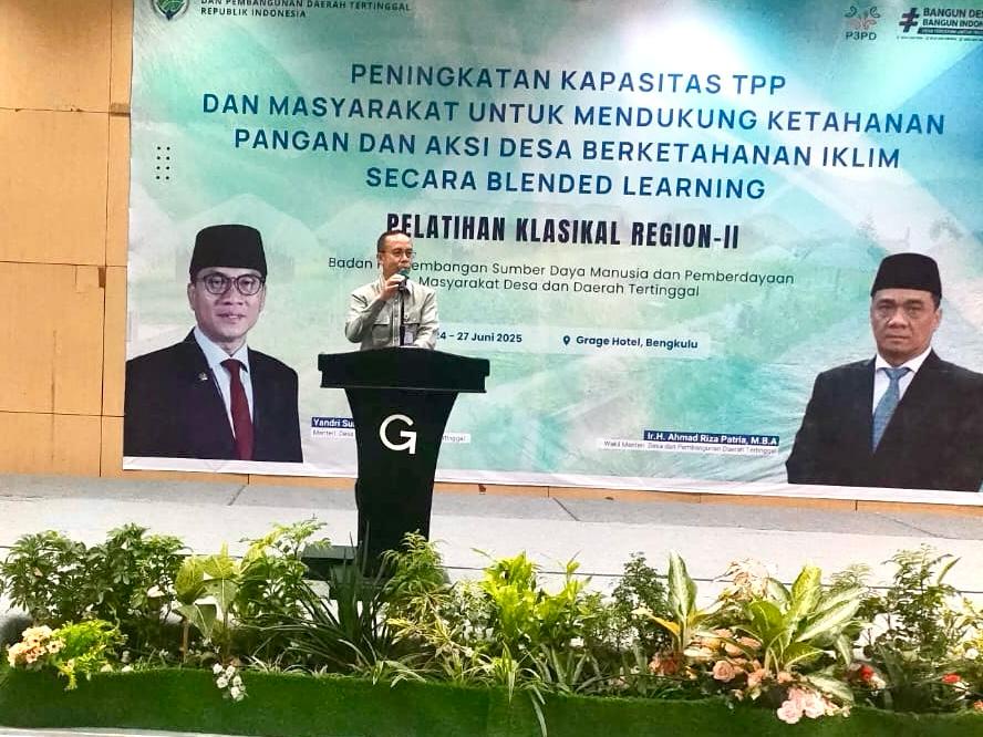 prat76488's tweet photo. Sungguh luar biasa Pembekalan oleh Kepala BPSDM PPMDDT Agustomi Masik, https://t.co/nYGoHOFwTq. untuk Peningkatan Kapasitas TPP dan Masyarakat Mendukung Ketapang dan Aksi Desa Berketahanan Iklim secara blanded 24-27-06-2025
@prabowo
@YandriSusanto27
@ArizaPatria https://t.co/DkQj6u7Q1C