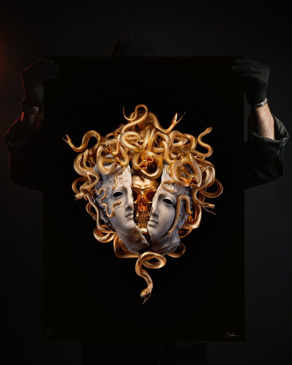 🔥 NEW PRINT DROP LIVE: “VENENATUS” Available now for 24 hours. After that, it’s gone forever. 🔗👇🏻#medusa