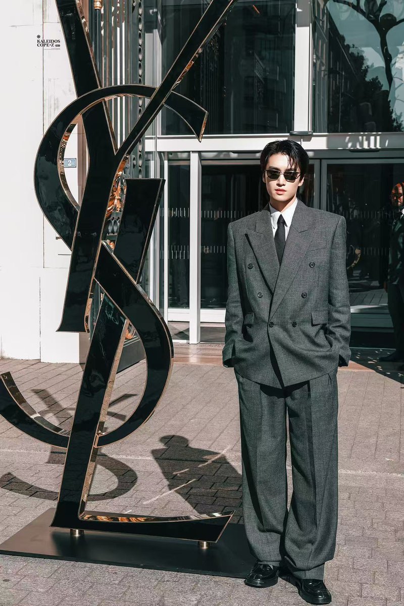 Yyyyy34282's tweet photo. @YSL 🥰🥰💓 https://t.co/BSaK7GDFRF