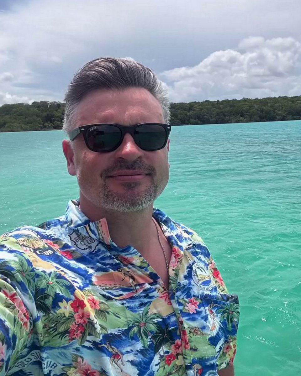 FruitPunch10's tweet image. Thank you for sharing, Tom Welling! Grateful that the first Smallville cruise has been successful! Please share more official stuff of your gorgeousness! Wishing you all the best of luck for Cruise Ville: Season Two! Love, Fatima - #TomWelling #Smallville #CruiseVille