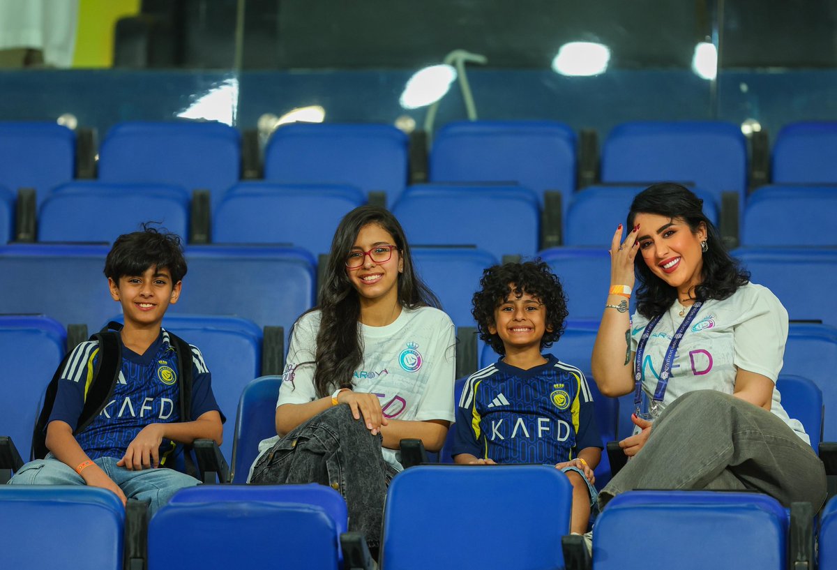 LailaAljabir's tweet photo. ابعتذر عن كل شيء إلا النصر 
 ••• ما للنصر عندي عذر •••

#النصر_إلى_الابد 💛💙 https://t.co/OuOhMW6WpL