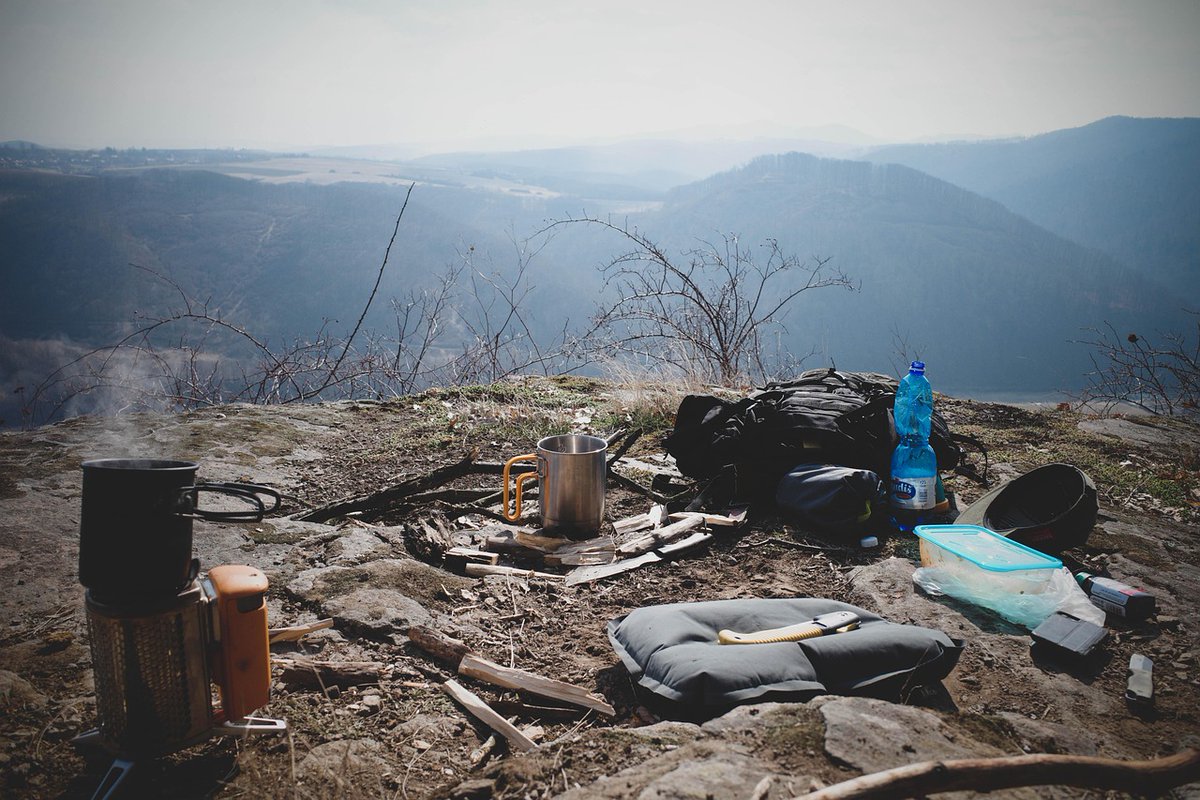bssosstore's tweet image. 🍳 Cooking on the edge—literally.
A good meal, great gear, and an even better view.
Get what you need for moments like this 👉 bssosstore.com
📦 US-owned &amp;amp; ships from within the US.
#CookOutside #StayPrepared #hiking #survival