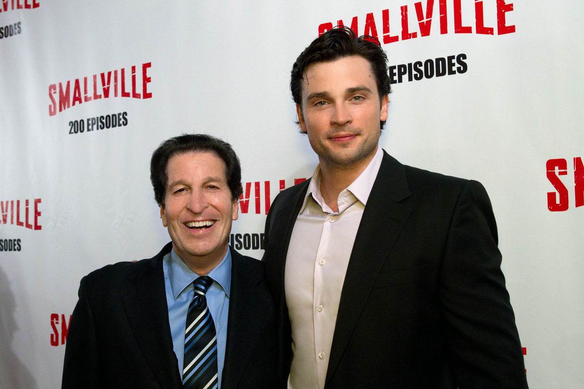 FruitPunch10's tweet image. Ryan Tellez @TellezRyan, this is an official photo of Peter Roth with Tom Welling at the SMALLVILLE 200th Episodes Party! Follow TALK VILLE @TalkVillePod! #TomWelling #Smallville