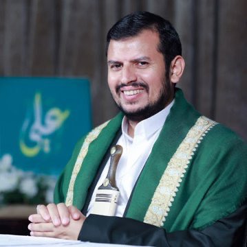 السيد القائد
(الأخطر في العدوان على ايران هو مساعي العدو الاسرائيلي لإزاحة الجمهورية الإسلامية من طريقه بهدف السيطرة على المنطقة)
هذه الجملة 
في كلمة السيد القائد اليوم
 تختزل المشهد في جملة تعادل مجلدات ودراسات وبحوث!؟
اقام بها القائد الحجة بها 
على دول وشعوب المنطقة،
وتوكّد بعد