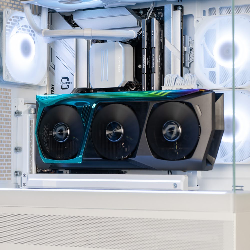 ZOTAC_USA's tweet image. 🌈That special unique design of the ZOTAC GAMING GeForce RTX 3070 AMP Holo LHR 💪💻

📷 IG: phanteks_tw

#RTX3070 #RTX30 #AMP #HOLO #GPU #Tech #PCHardware #PCComponents #PCBuild