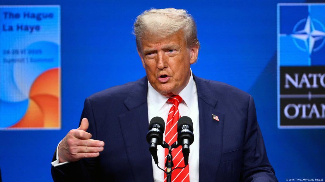 Путин так и не понял, как вести дела с Трампом - это может стать его главной ошибкой, считает колумнист DW Константин Эггерт <a href="/kvoneggert/">Konstantin Eggert MBE</a> . По его мнению, Трамп может быть доволен результатом саммита НАТО - в Гааге приняли историческую декларацию о повышении расходов на оборону до