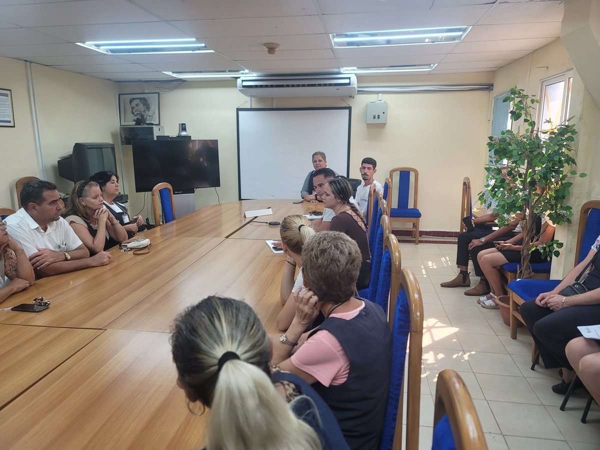 Jóvenes del Ministerio de Energía y Minas de  #Cuba compartieron con directivos y especialistas de @EtecsaMayabeque en un intercambio sobre la actual situación energética del país y la transformación de la matriz energética de Cuba 
#JuntosPorMayabeque #EtecsaConCuba